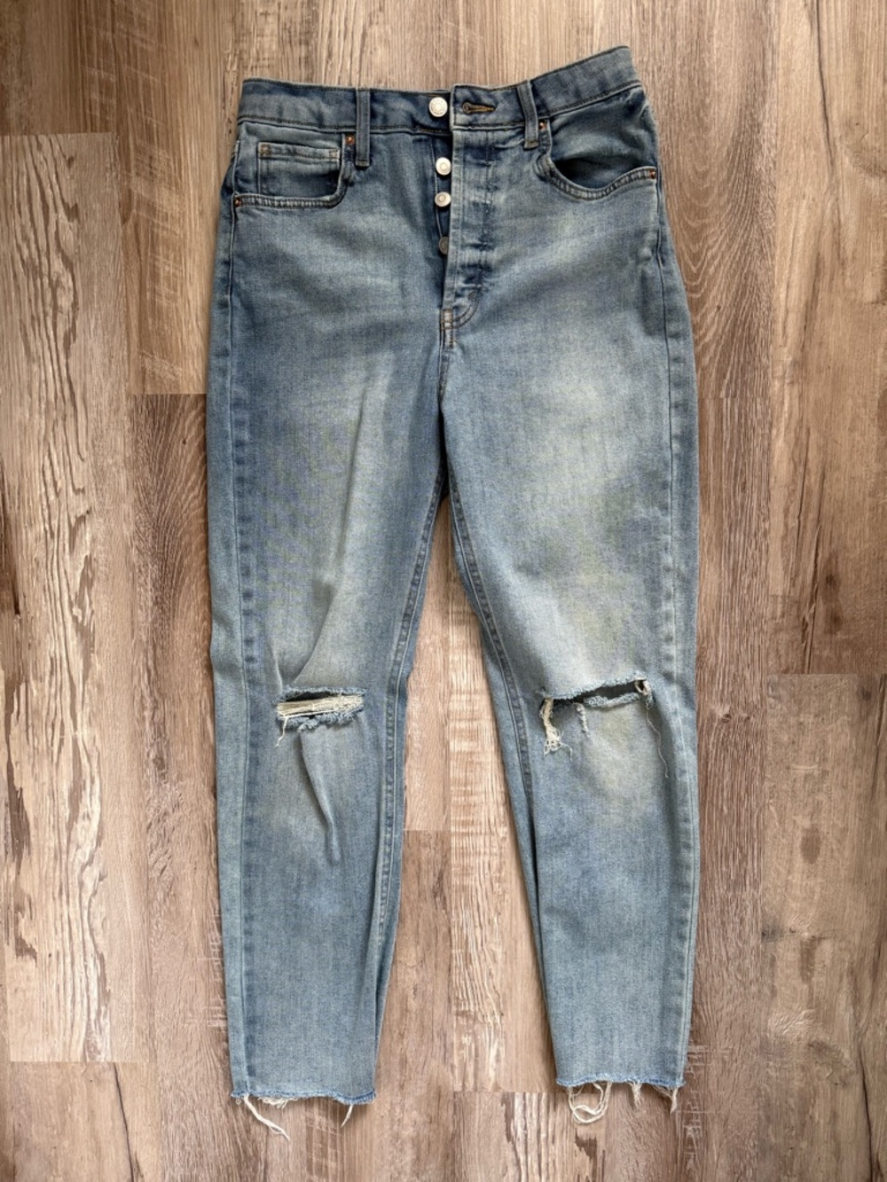 wild fable Light Wash High-Rise Distressed Women's Jeans